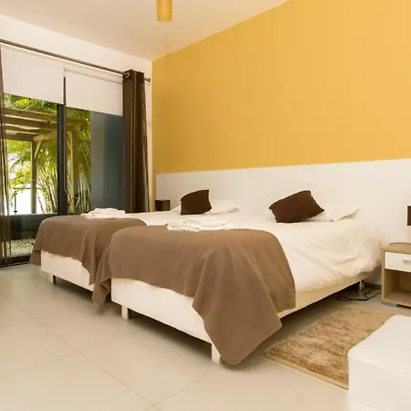 Villa Quinta Do Almeida Sleeps 8 With Pool Ponta do Sol (Madeira)