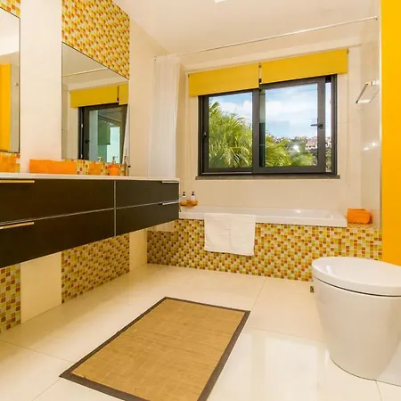 Quinta Do Almeida Sleeps 8 With Pool Ponta do Sol (Madeira)